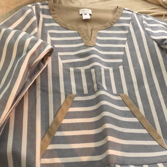 Cotton pull over.  Navy white and tan - Picture 3 of 5